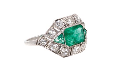 Lot 761 - Art Deco emerald and diamond ring