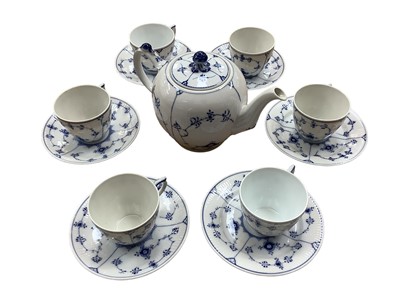 Lot 350 - Royal Copenhagen onion pattern teawares