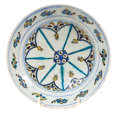 Lot 203 - Kütahya fritware dish