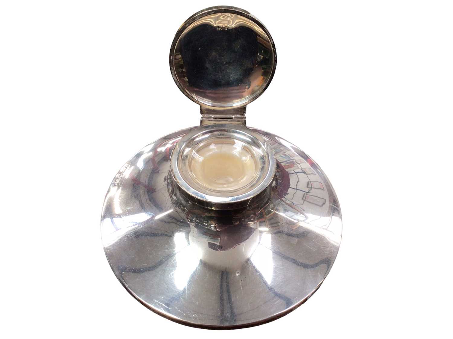 Lot 1059 - Silver capstan inkwell (Chester 1931)