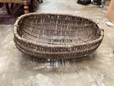 Lot 1359 - Large wicker basket