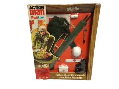 Lot 25 - Palitoy Action Man Medic Outfit (1975-1978), in packaging No.34165 (1)