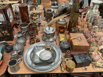 Lot 498 - Collection of mixed metal wares to include pewter, brass and copper