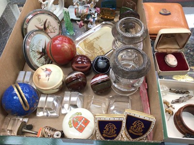 Lot 189 - Collection of menu holders including set of four agate spheres, set of four carved panel plaques of dancers on gilt metal stands, pair of T. Goode & Co porcelain shields, together with a pair of si...