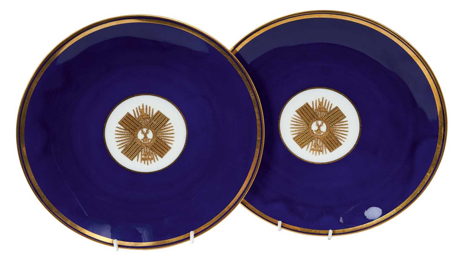 Lot 3 - Pair fine Victorian Gordon Highlanders Regimental Officers' Mess plates