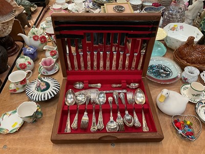 Lot 560 - Six place setting canteen of silver plated King's pattern cutlery