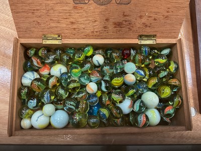 Lot 610 - Group of assorted marbles.