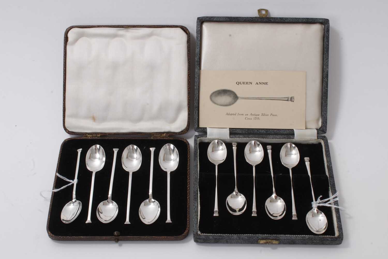 Lot 401 - Two cased sets of teaspoons, Sheffield 1931