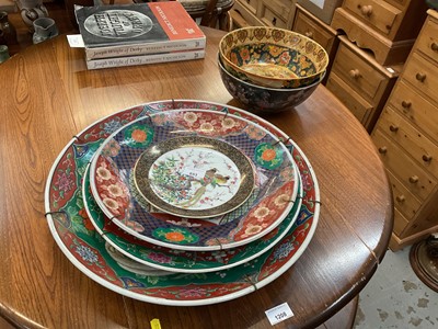 Lot 653 - Group of Japanese chargers and bowls