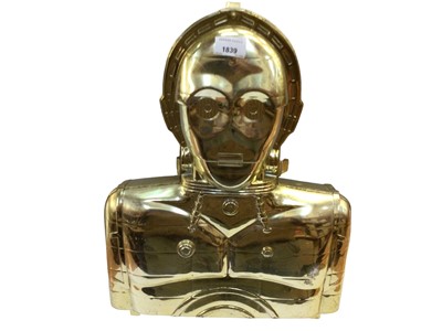 Lot 1839 - 1983 Kenner C-3PO collectors carrying case containing figures