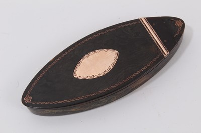 Lot 940 - 18th century George III tortoiseshell and yellow metal inlaid snuff or patch box, the hinged lid with a mirror.