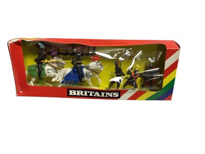 Lot 169 - Britains Deetail Knights mounted & on foot, boxed No.s 7758, 7748, 7768 & 7726 (4)