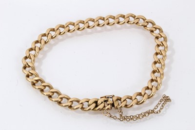 Lot 840 - 18ct gold curb link bracelet, 20.5cm.