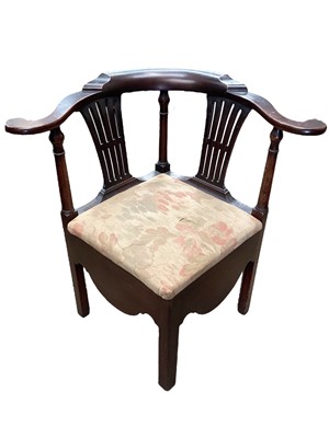 Lot 1605 - Mid 18th century Chippendale style corner commode chair