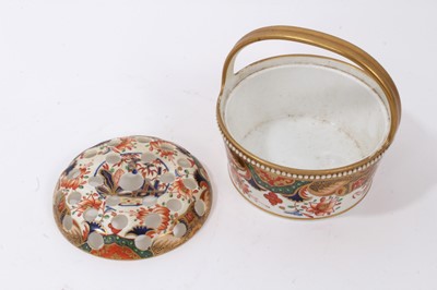 Lot 322 - Lidded Derby basket