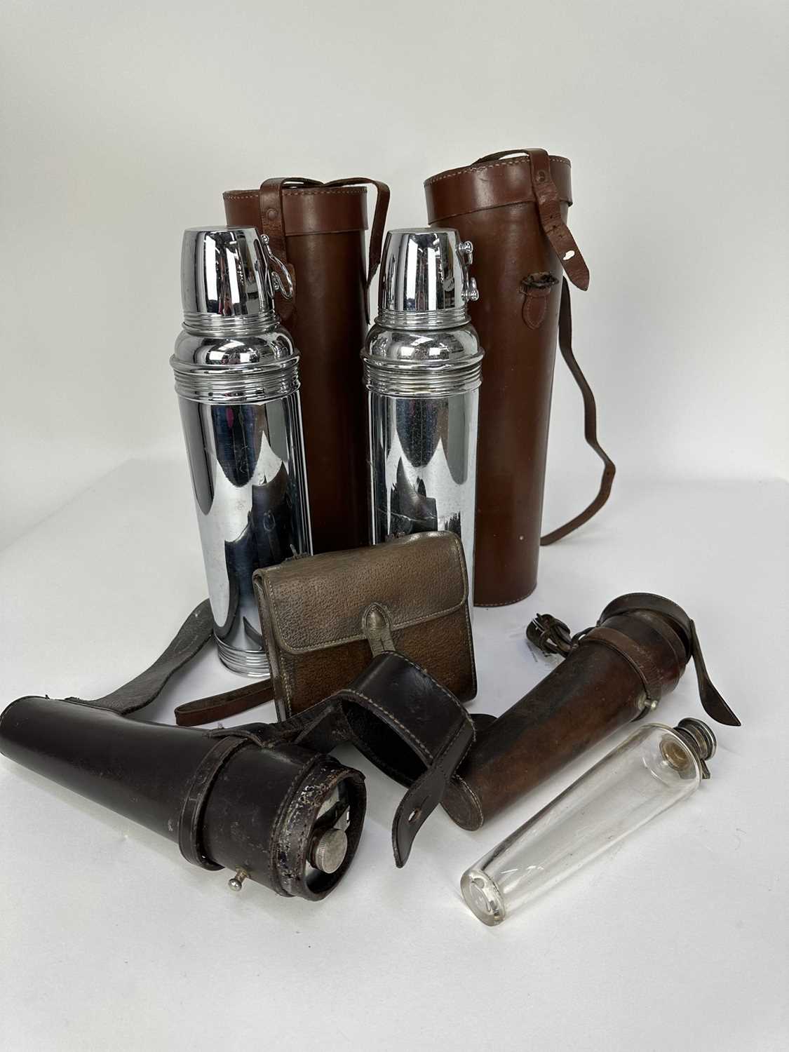 Vintage outlets Thermos and leather carrier