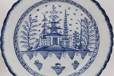 Lot 321 - Pair of pearlware plates of Chinese pattern (possibly Liverpool)