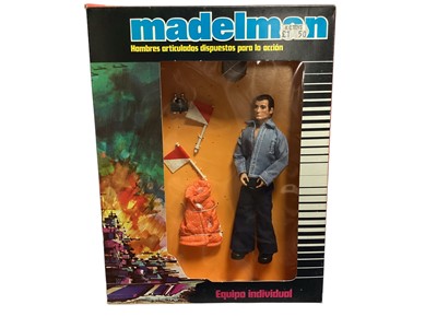 Lot 198 - Madelman Equipo Individual with action figures in window boxes (7 total)