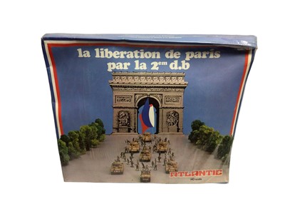 Lot 257 - Atlantic HO Scale La Liberation de Paris playset No.1850 , boxes sealed but slightly flattened (2)