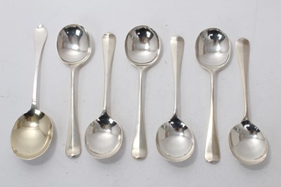 Lot 413 - Five 1930s silver Hanoverian pattern soup spoons (Sheffield 1934) Walker & Hall