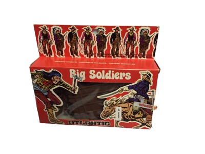 Lot 261 - Atlantic Far West Big Soldiers BS 02 Sioux (x7) & Geronimo Apaches (x10) & Kit Carson, all boxed (18)