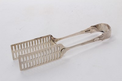 Lot 522 - Pair of Edwardian silver asparagus tongs, (Sheffield 1909), maker Mappin & Webb, 3.5ozs, 20.5cm in length.