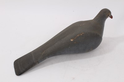 Lot 1115 - Antique decoy pigeon