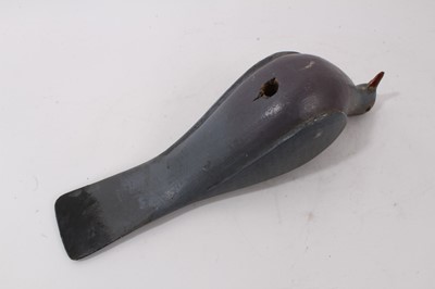 Lot 1115 - Antique decoy pigeon