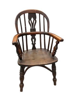 Lot 1641 - 19th century yew, ash and elm child's Windsor chair