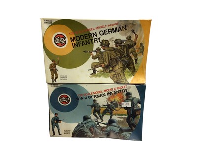 Lot 272 - Airfix 1970's 1:32 Scale Military Series Target Pattern Artwork German WWII Soldiers including Paratroops (x3), Mountain Troops (x5), Afrika Korps (x3) & Infantry (x4), all sealed boxes except one...