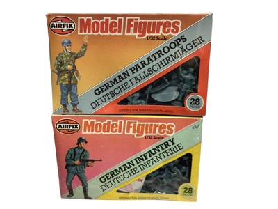 Lot 276 - Airfix 1970's 1:32 Scale Model Figures WWII Soldiers including German Infantry (x4) & Paratroops, Japanese Infantry (x2), British Infantry & Paratroops (x2), American & Italian Infantry, all large...