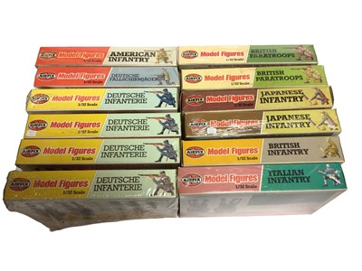Lot 276 - Airfix 1970's 1:32 Scale Model Figures WWII Soldiers including German Infantry (x4) & Paratroops, Japanese Infantry (x2), British Infantry & Paratroops (x2), American & Italian Infantry, all large...