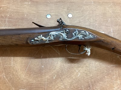 Lot 907 - Good quality Georgian 10 bore Flintlock sporting gun by Sikes (Melford?)