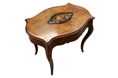 Lot 1637 - 19th century kidney shaped walnut inlaid centre table