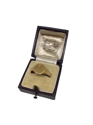 Lot 1 - 1930s 18ct gold signet ring