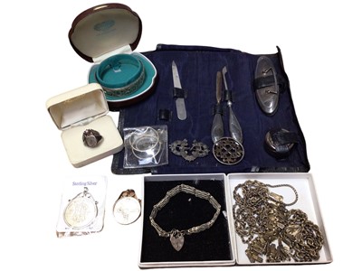 Lot 17 - Group of silver and white metal jewellery