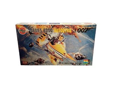 Lot 279 - Airfix 1:24 Scale James Bond 007 Autogyro model kit, with instructions & stickers, boxed No.04401 (1)