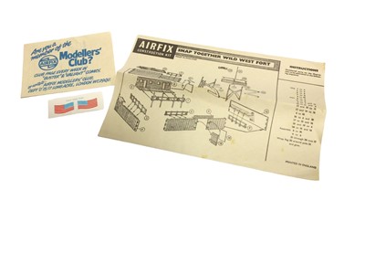 Lot 281 - Airfix HO OO Scale Snap Together Wild West Fort Playset, boxed No.1650 (1)