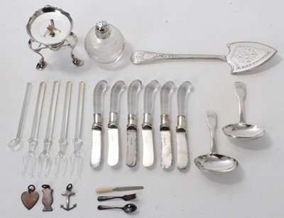 Lot 562 - Pair of George IV silver fiddle pattern caddy spoons, (London 1825), together a miniature white metal knife, fork and spoon set, and other silver and white metal items (various dates and makers).