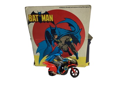 Lot 313 - Corgi Super Heroes die cast toys including Batman's Batbike No.268, Superman's Daily Plant Jetcopter No.929 & Metropolis Police car No.260, Spider-Man's Spidercopter No.928 & Captain Marvel's Porsc...