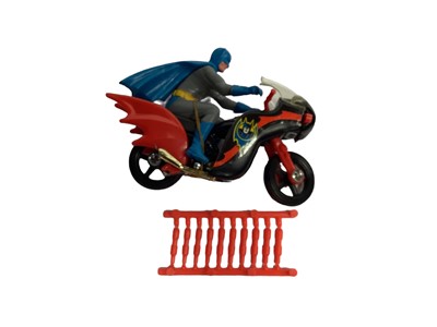 Lot 313 - Corgi Super Heroes die cast toys including Batman's Batbike No.268, Superman's Daily Plant Jetcopter No.929 & Metropolis Police car No.260, Spider-Man's Spidercopter No.928 & Captain Marvel's Porsc...