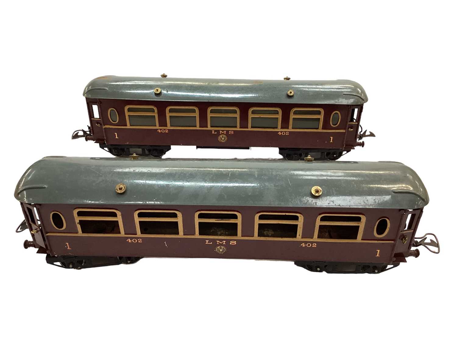 Lot 1859 - Railway Hornby O gauge No 2 Corridor Coach 1st-3rd C574, (x2) both boxed plus an uboxed selection of various carriages (Qty)