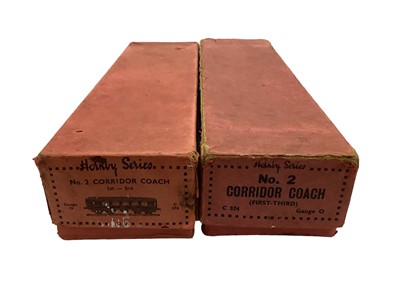 Lot 1859 - Railway Hornby O gauge No 2 Corridor Coach 1st-3rd C574, (x2) both boxed plus an uboxed selection of various carriages (Qty)