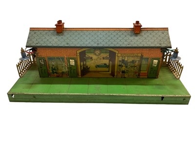 Lot 1853 - Railway Hornby O gauge selection of unboxed station platforms and accessories incl goods depot.