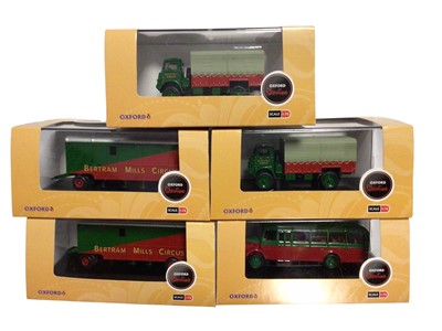 Lot 1981 - Oxford 1:76 Scale diecast Showtime Billy Smart's & Bertram's Circus Vehicles, plus 1:43 Scale Circus Land Rover, all boxed (12)