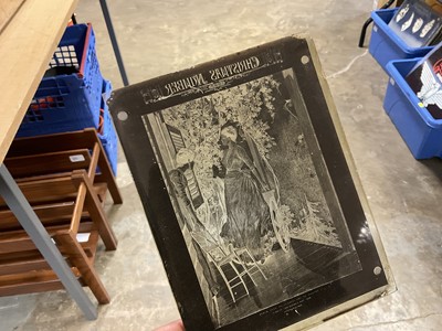 Lot 2658 - Antique brass student's microscope, stereoscopic viewer and slides, group of antique microscope slides, etc