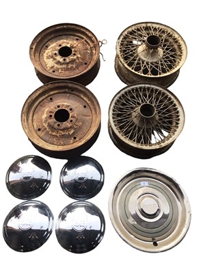 Lot 980 - Two wire wheels, Bentley wheel trim and others