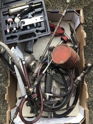 Lot 987 - Group of various air tools (1 box)