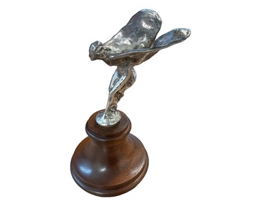 Lot 961 - 1920s Rolls-Royce Phantom I Spirit of Escatsy silver plated mascot on wooden plinth