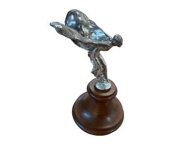 Lot 961 - 1920s Rolls-Royce Phantom I Spirit of Escatsy silver plated mascot on wooden plinth